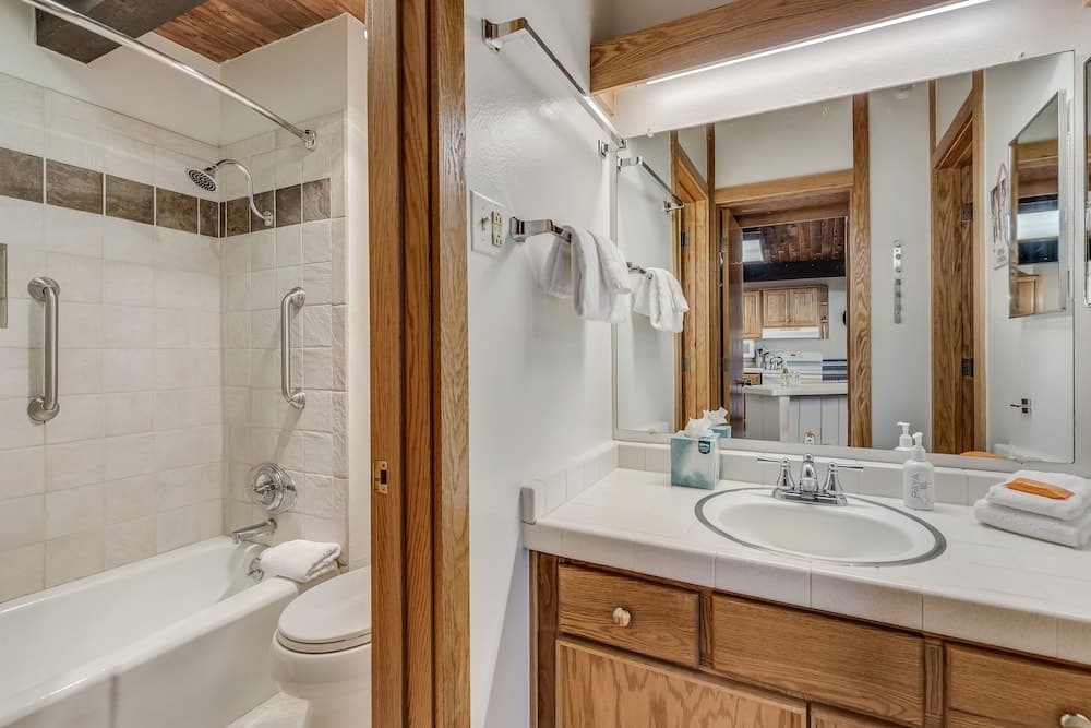 Laurelwood Condominiums 108