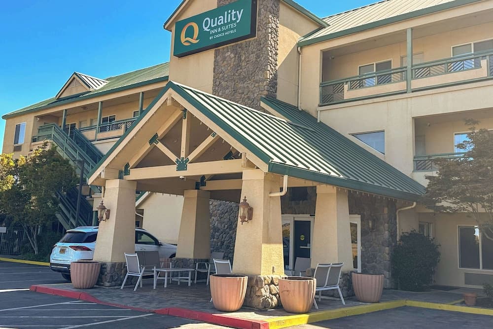 Quality Inn & Suites