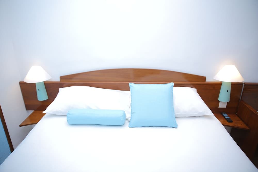Ibis Lome Centre