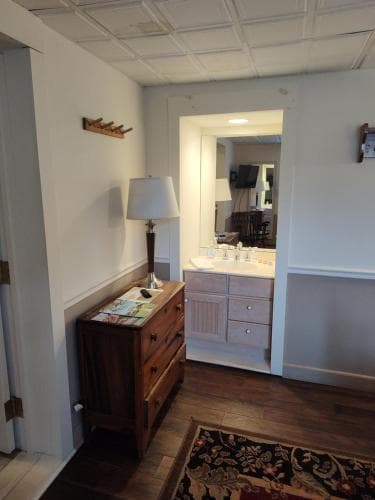 Doveberry Inn