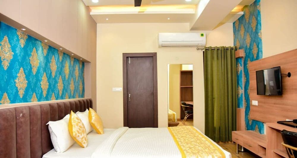 Hotel Olive Crown