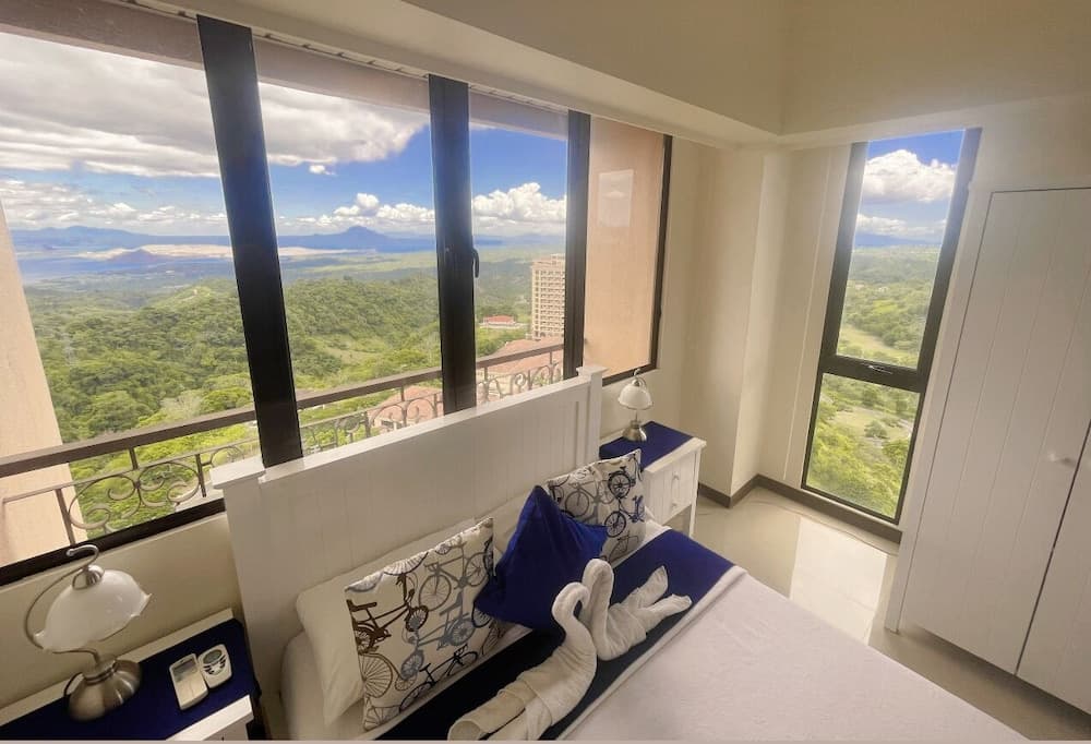 Splendido Tagagtay Taal Lake Staycation Free Parking Netflix No Free Pool