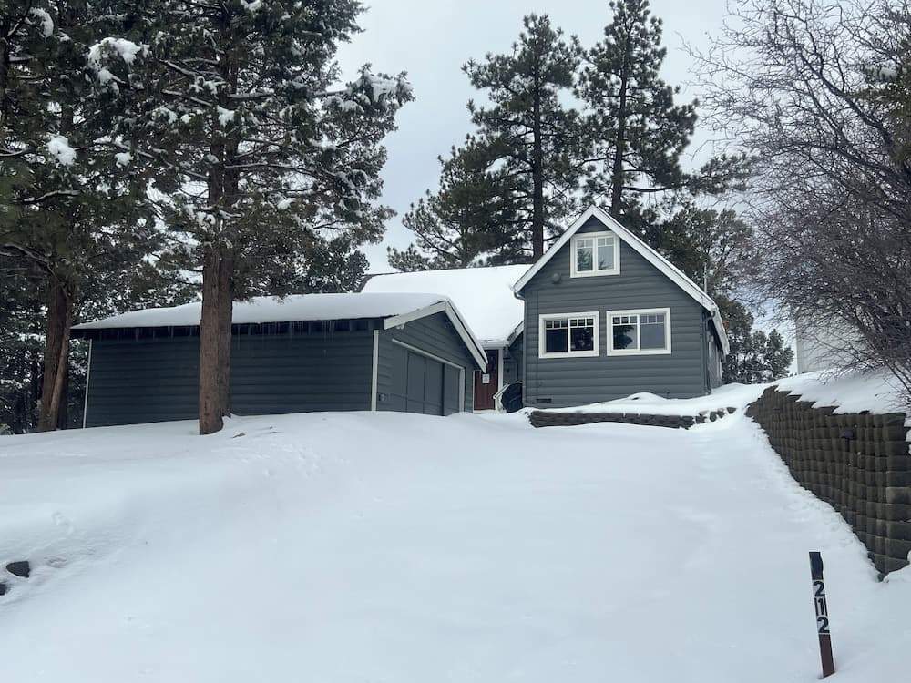 Casa Luna- Beautiful Maltby style home, just a short drive from Big Bear's attractions!
