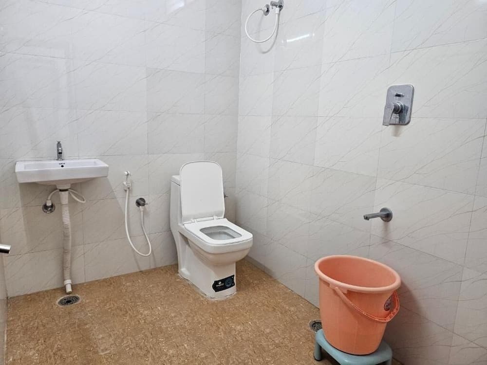 HOTEL VANAMALI