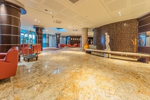 Dado Hotel International
