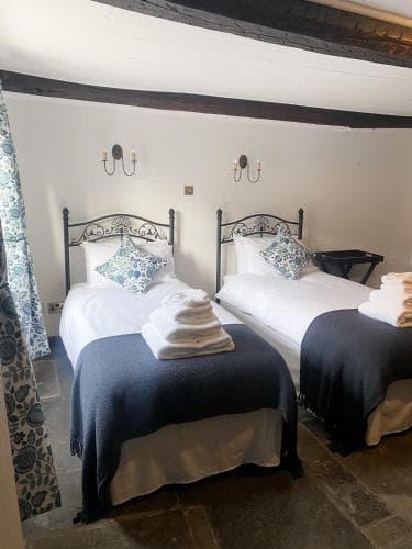 Inn The Square