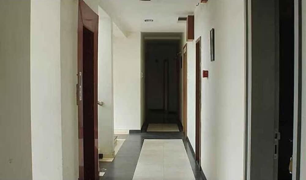 FabHotel Skylark Inn