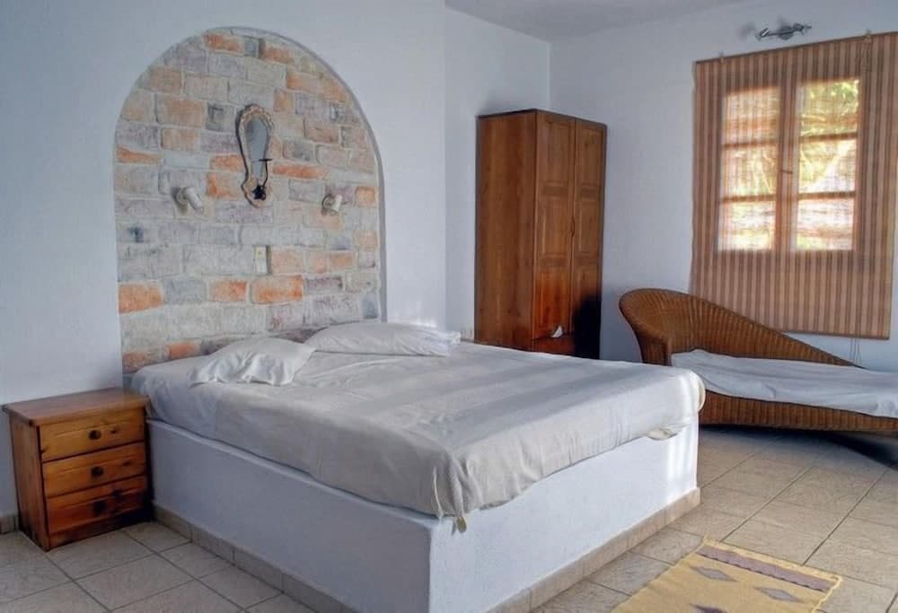Naxos Summerland resort