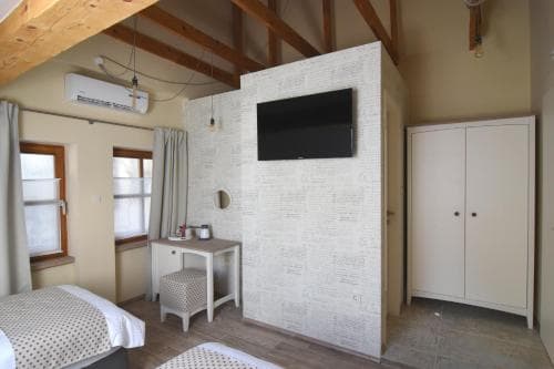 Janez Rooms