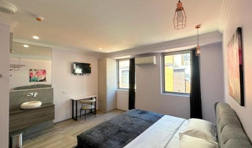Sydney RiseOn Hotel