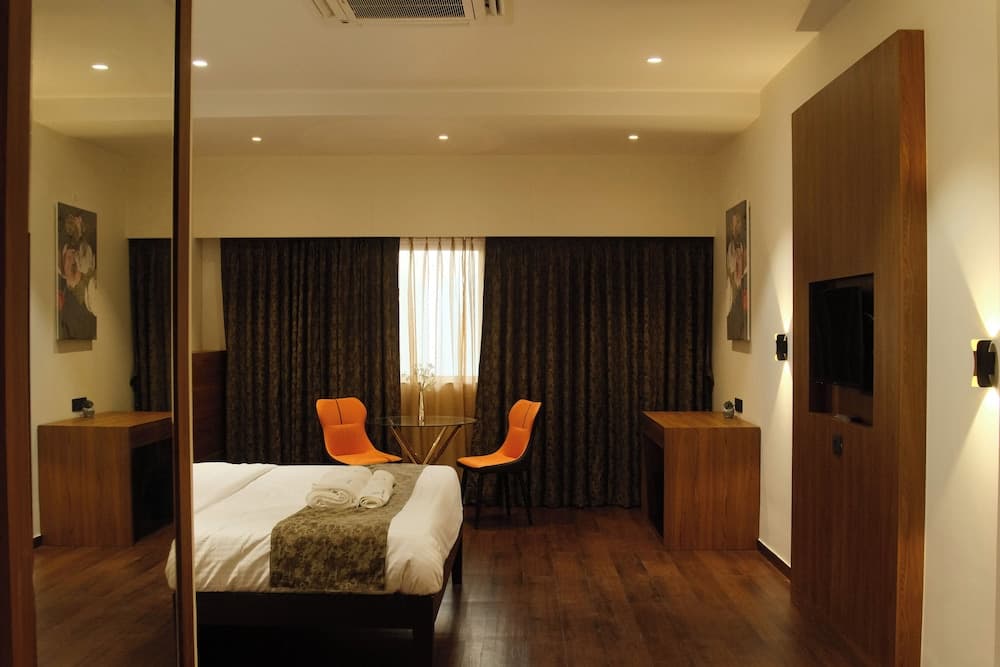 Sunstone Suites