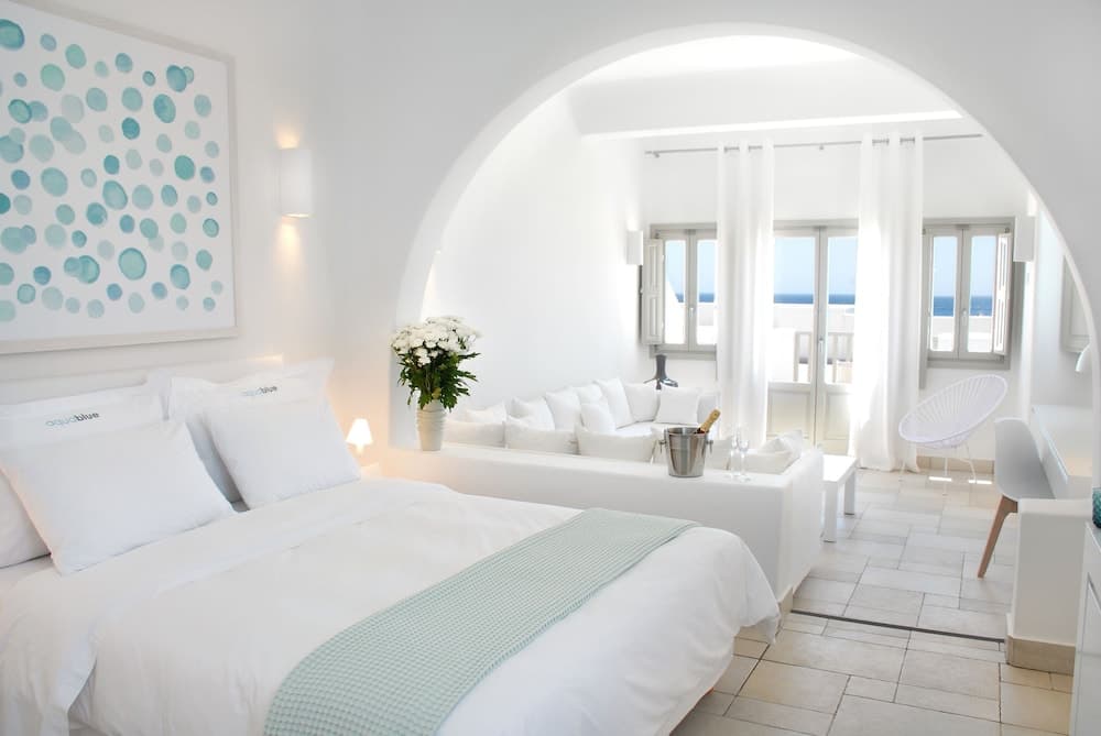 Aqua Blue Hotel