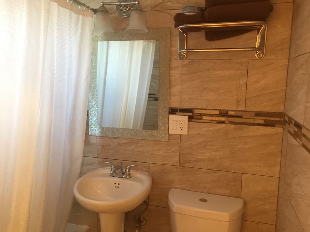 Tradewinds All Suite Hotel