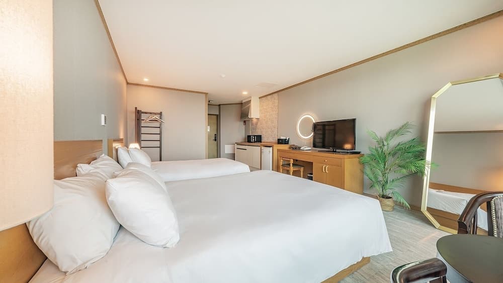 J View Hotel