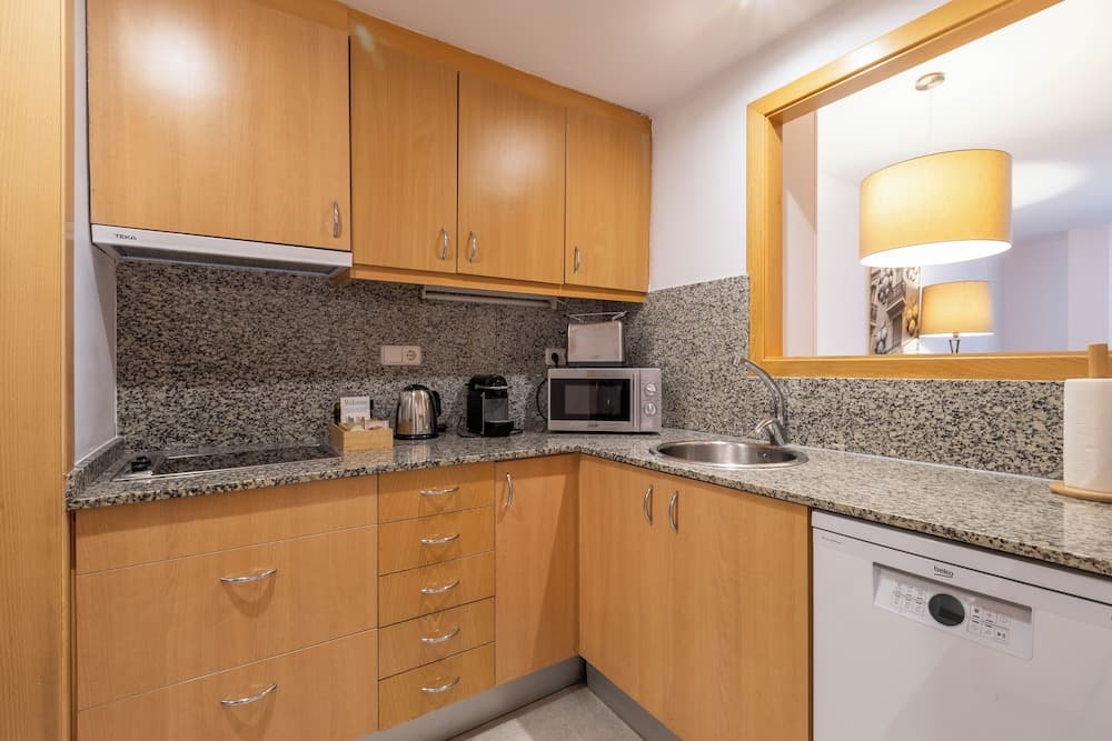 Aspasios Plaza Real Apartments