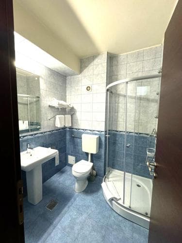 Yaky Center Hotel