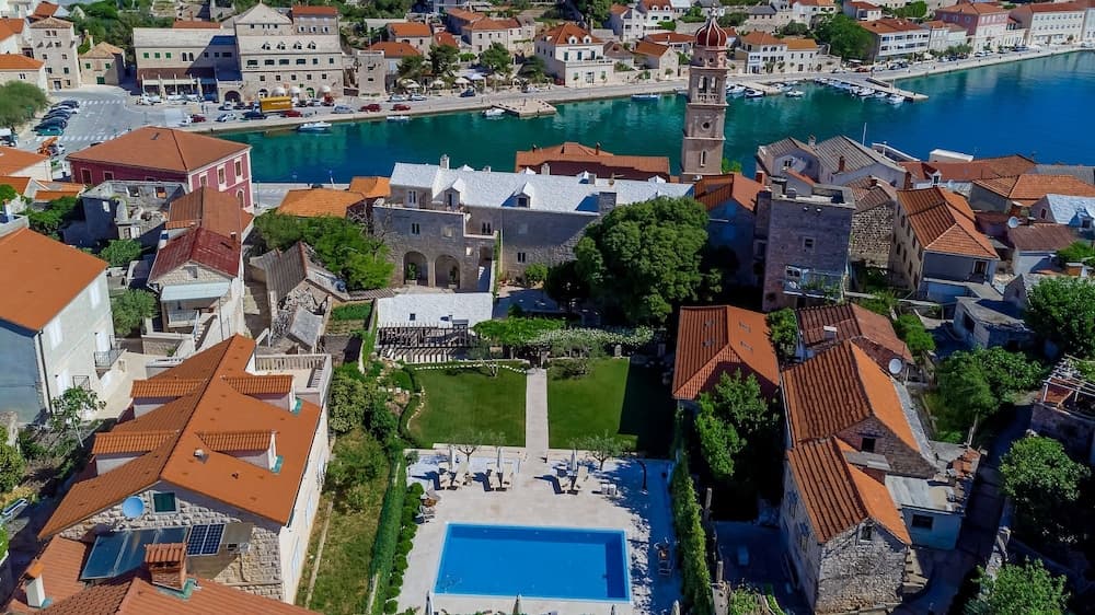 Puteus Palace