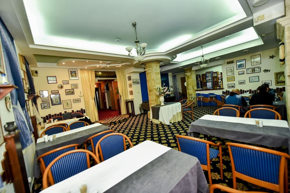 Mesogios Hotel