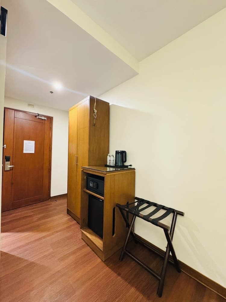 Pearl Lane Hotel