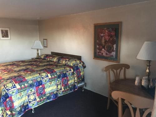 Topaz Lodge