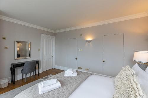 4 Star Piccadilly