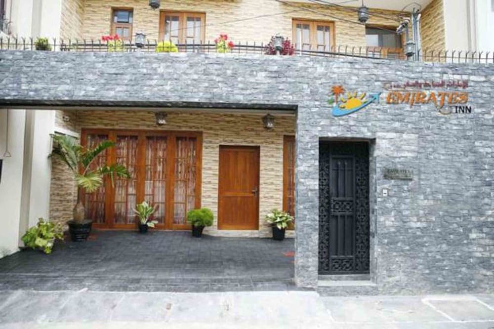 Yoho Emirates Inn