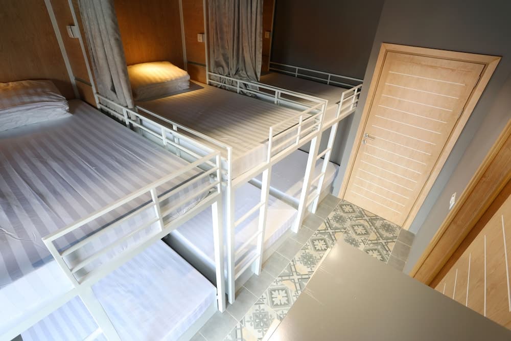 RS III Location Hostel