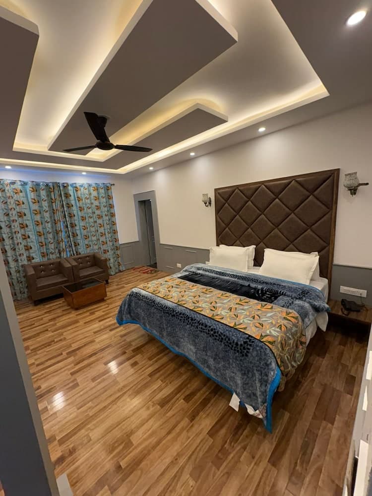 Hotel Town Star