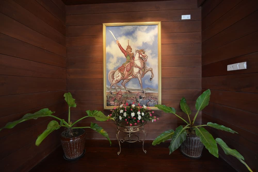 Thurizza Hotel