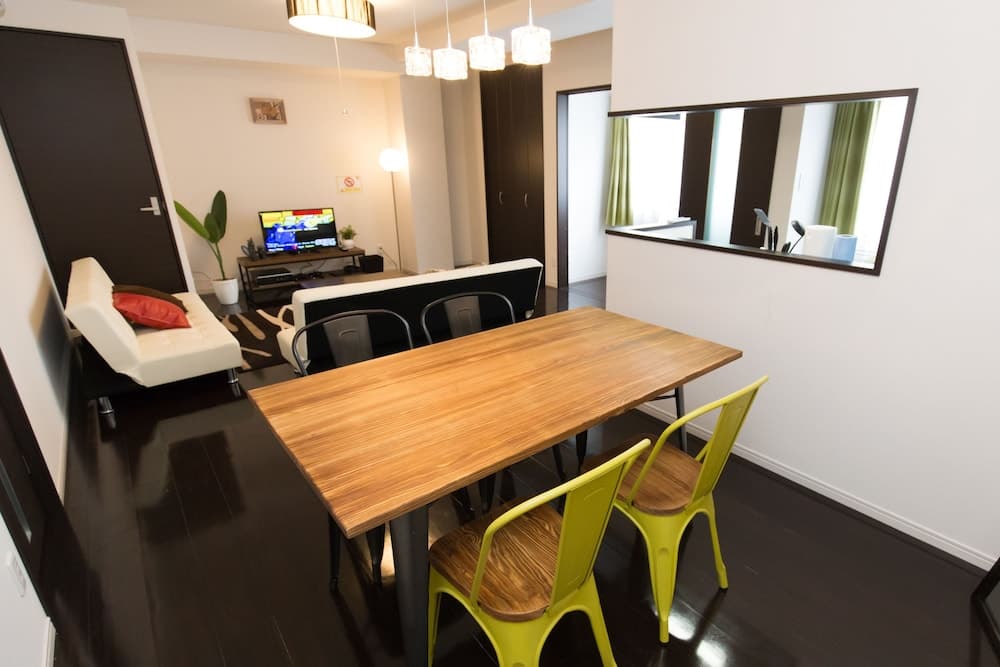 Jostar House 402