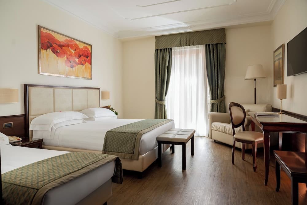 Hotel Athena