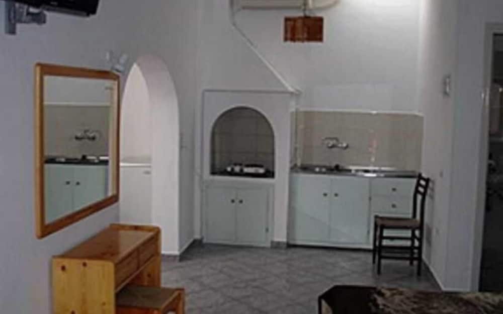 Vrissi Pension