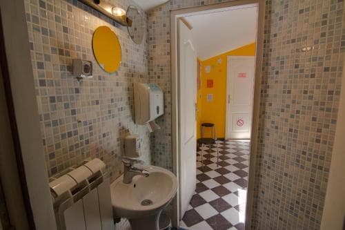 Manga Hostel