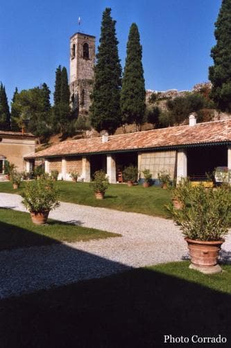 Bed and Breakfast Borgo Tre Case