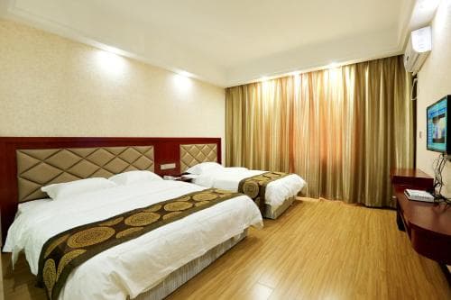 Yichengle Theme Hotel