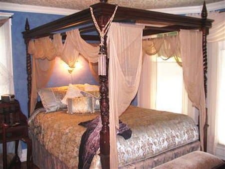 Larelle House Bed and Breakfast