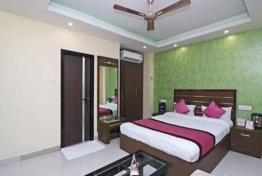 Hotel Royal Castle Lucknow