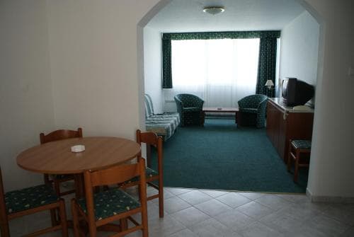 Riviera Park Hotel
