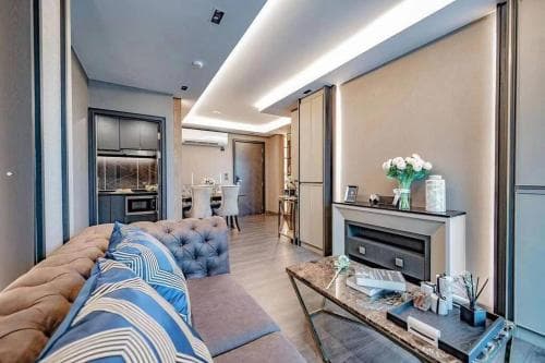 Erawan Luxury 2B2B Condo (2卧室豪华公寓古城中心)