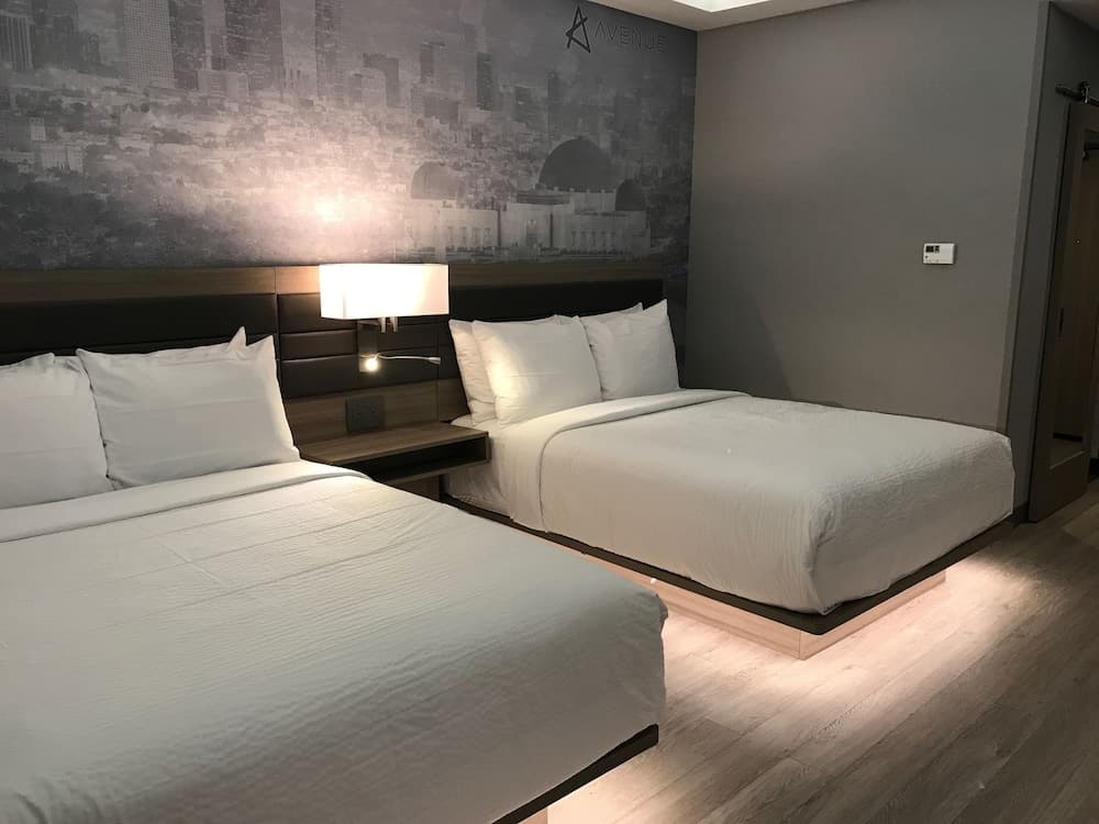 Avenue Hotel