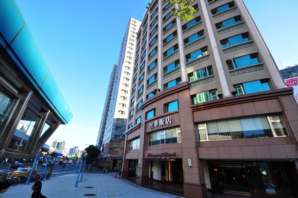 Forward Hotel