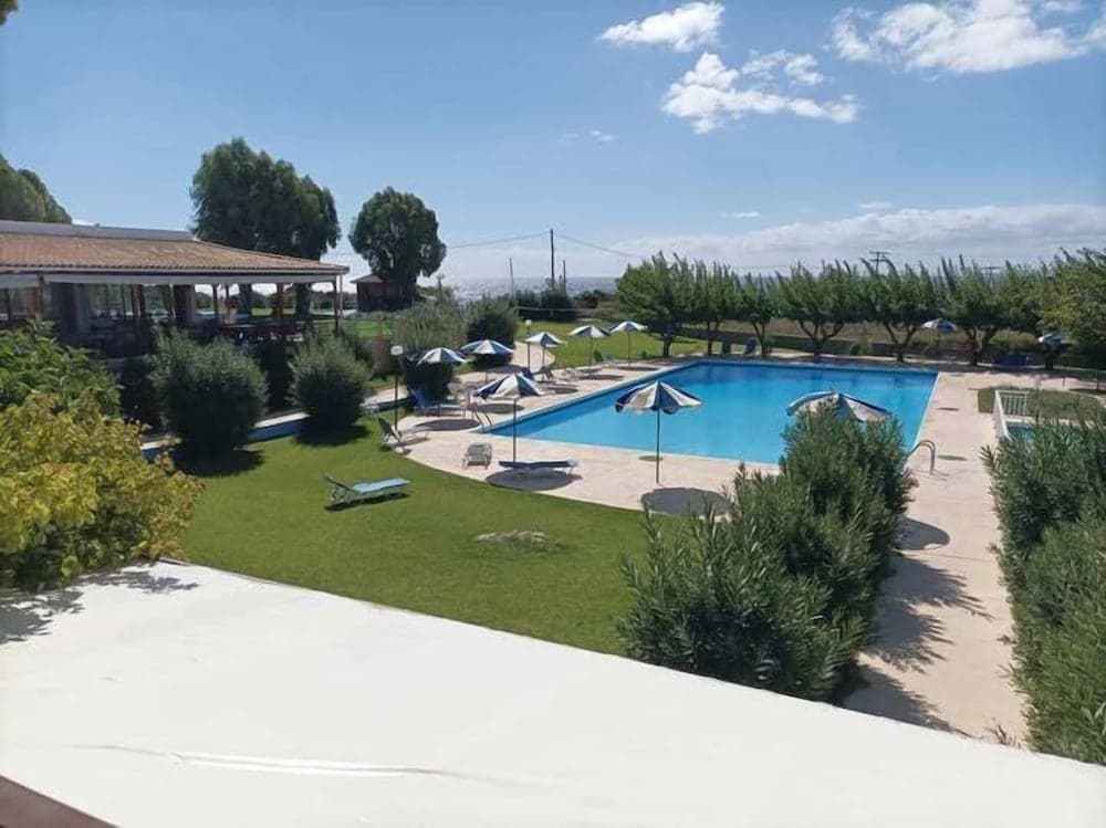 Irinna Hotel
