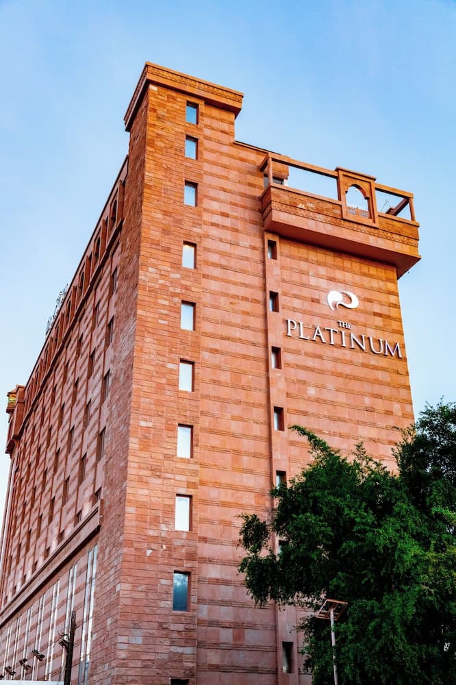 Platinum Hotel