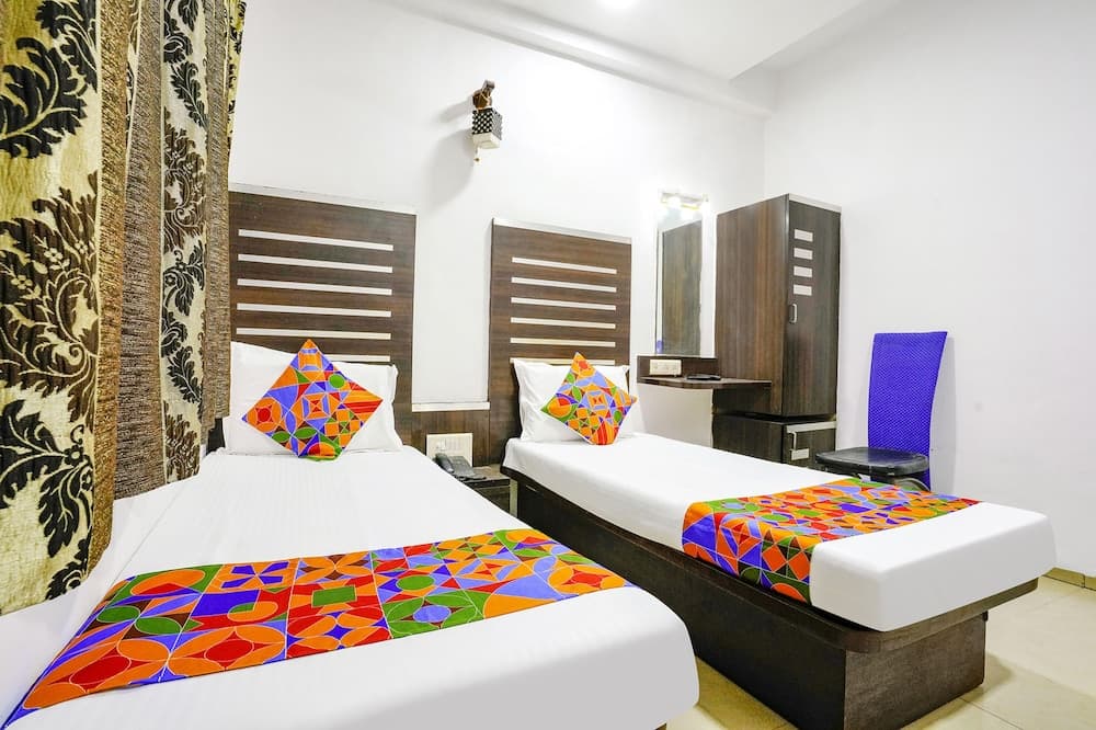 Fabhotel Santro