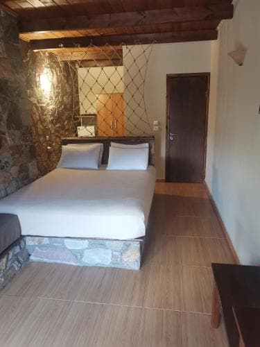 Ataviros Hotel