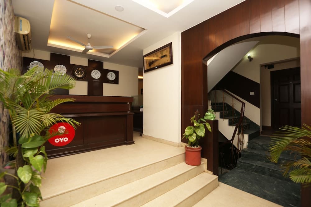 OYO 8535 Hotel Mayarch