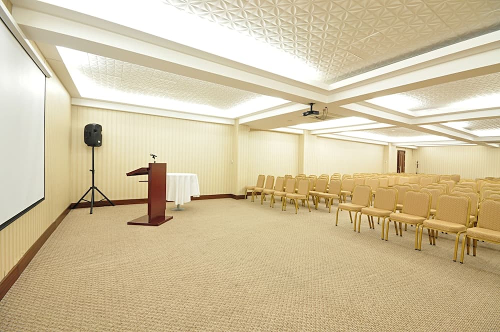 North Point Hotel