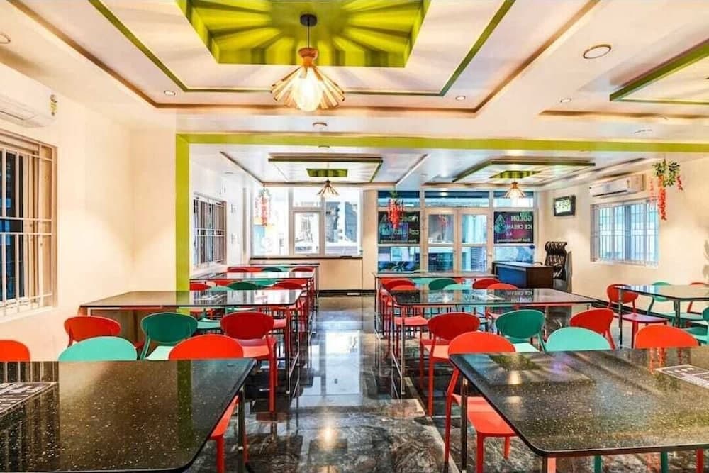 Hotel Karnataka Suites
