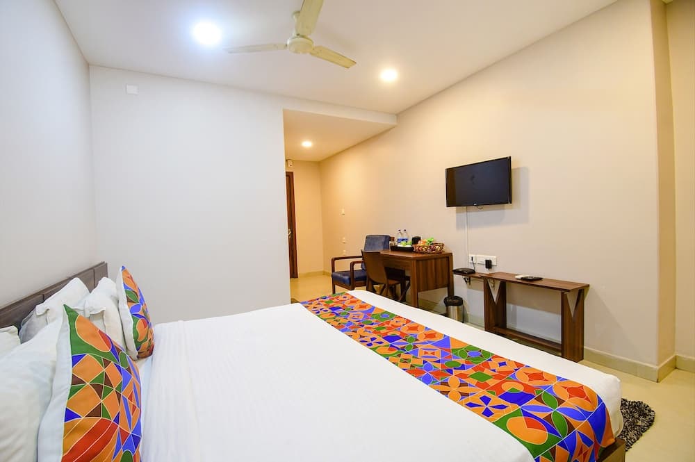 Fabhotel Royal Crystal