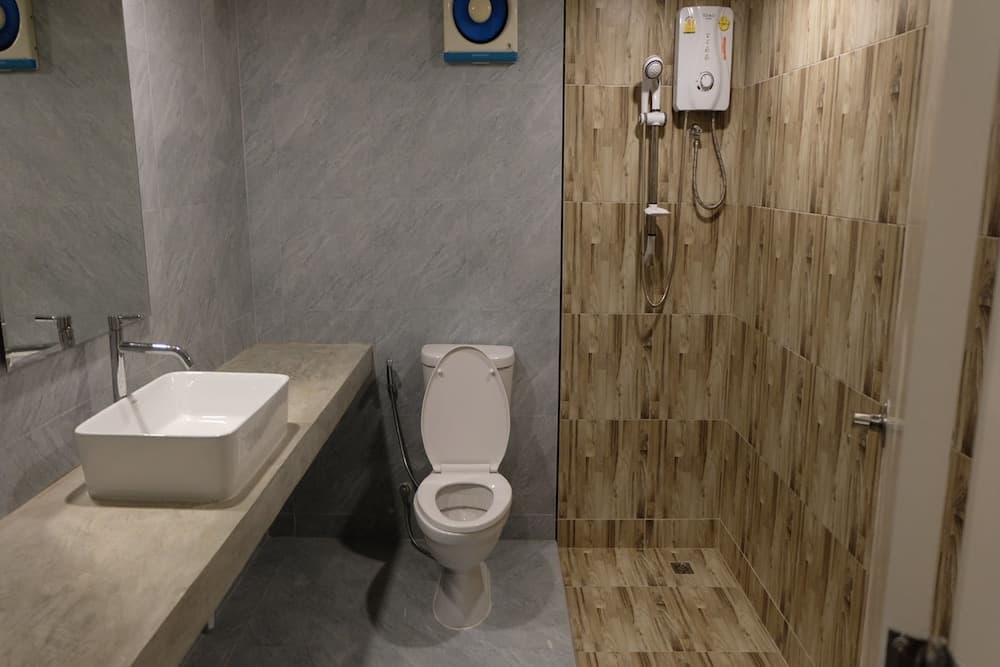 Ai Aroon Apartment